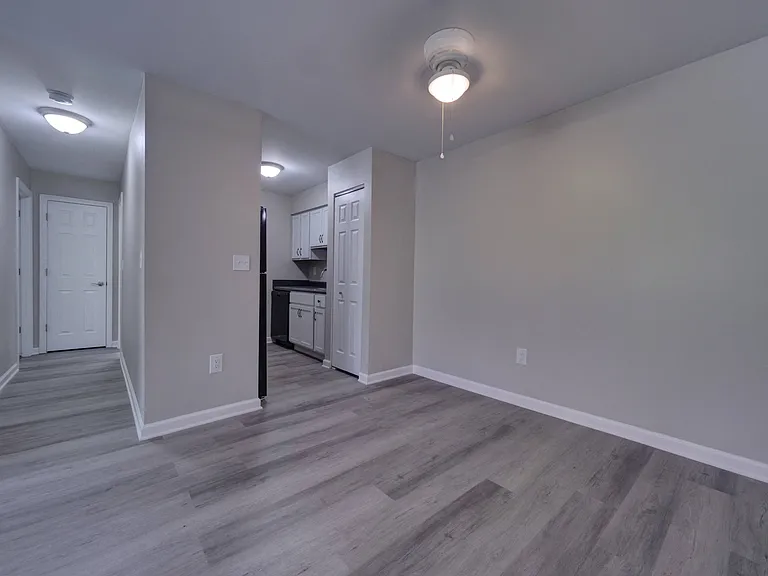 Highland Club Apartments — Photo 17