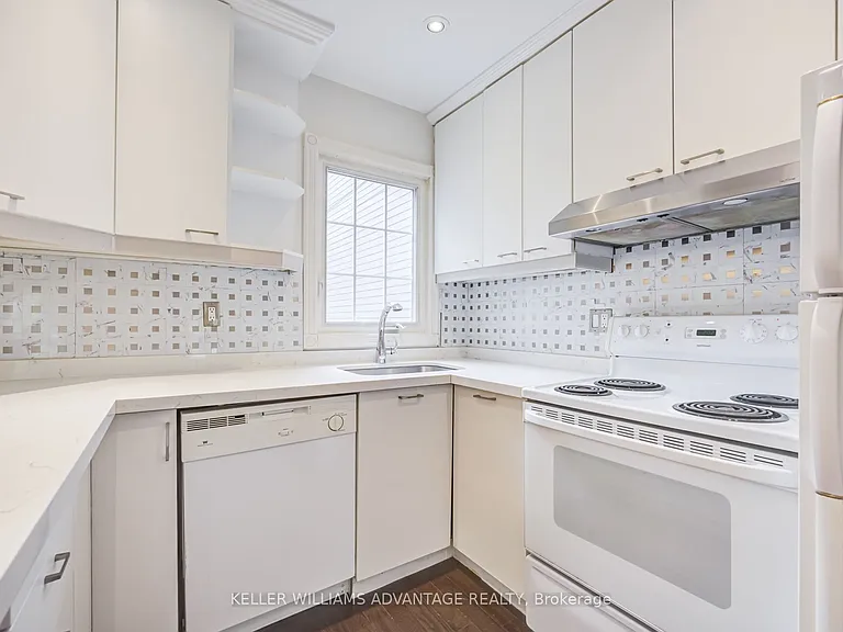 38 Hopedale Ave — Photo 23