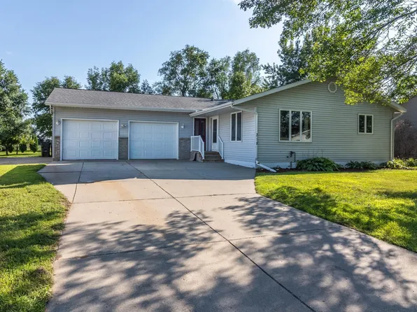 218 6th St SW, Melrose, MN 56352