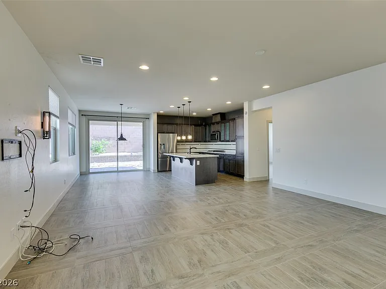 9009 Janice Glen Ave — Photo 4