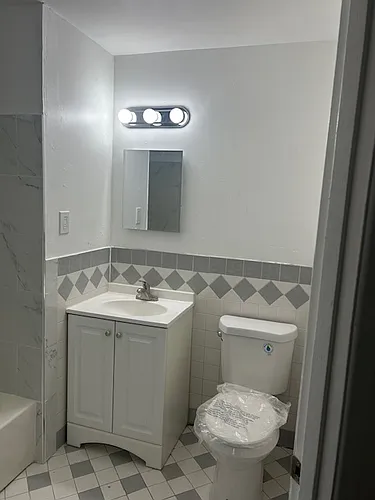 673 Long Ln #B Photo 1