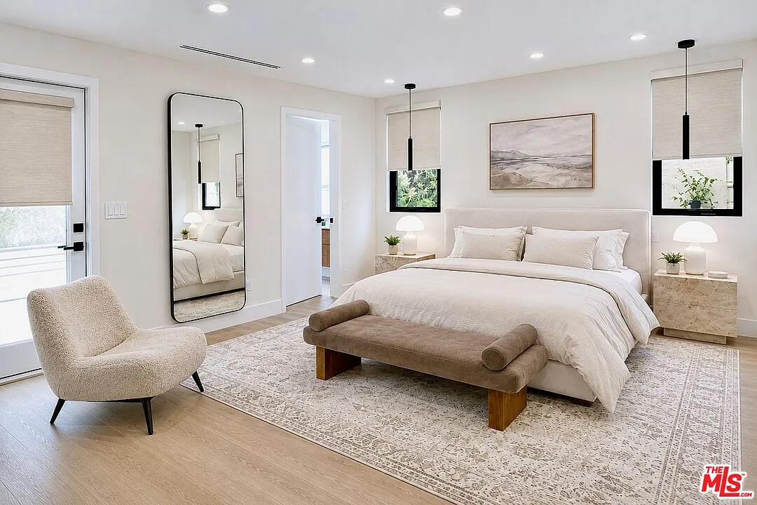 2 bed, 2.0 bath, 960 sqft, $6,500 — Photo 2