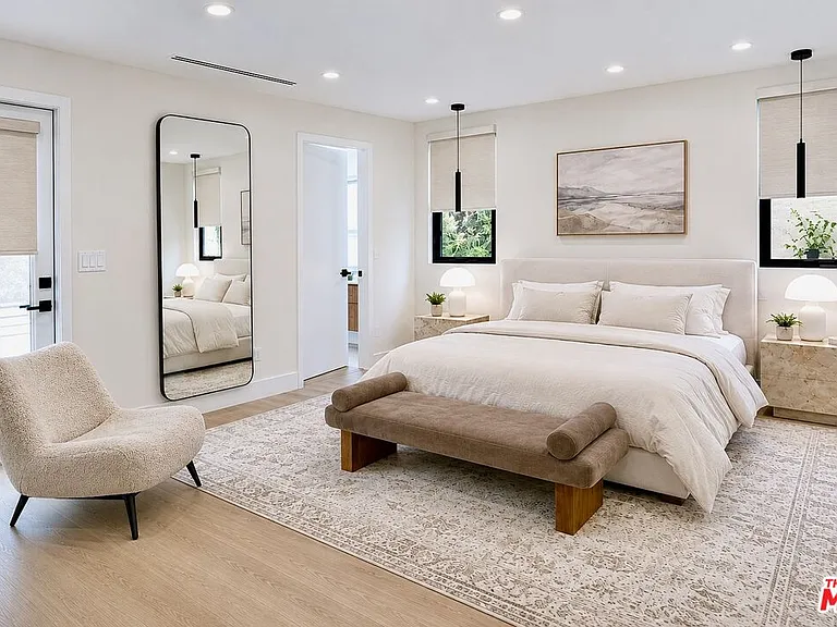 912 N Harper Ave #1 — Photo 2