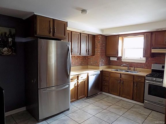 5th image of 191 Lochland Dr
