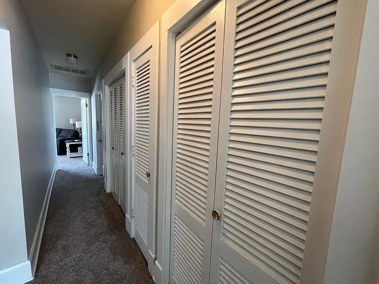 600 E 21st St #4 — Photo 9