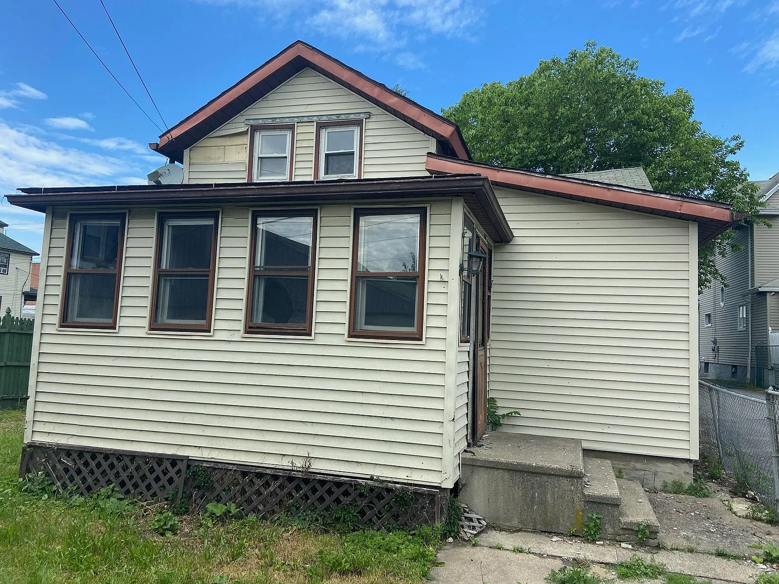 536 Hemlock St — Photo 1