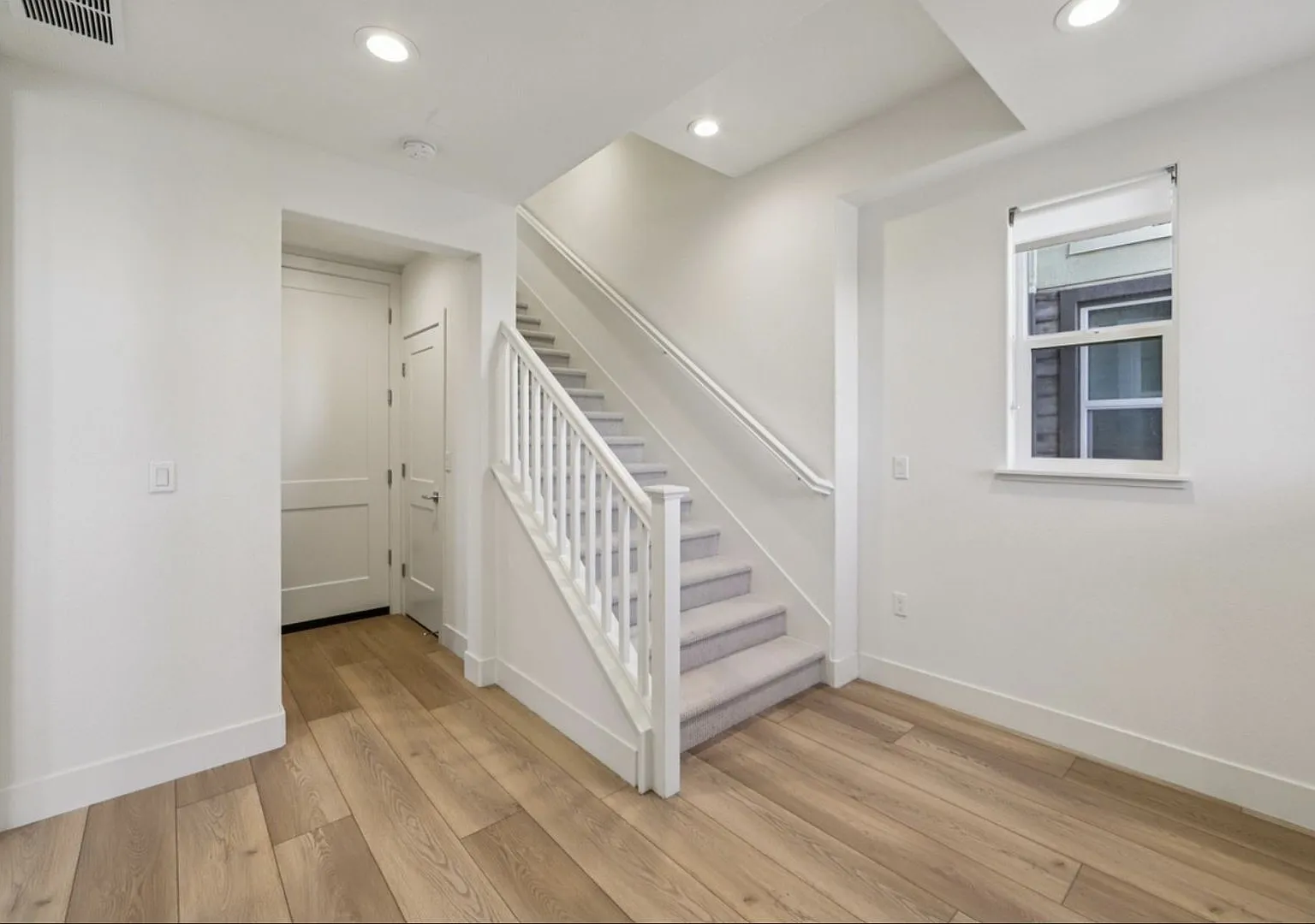 Bright and Spacious 5BD/4BA San Ramon House with Office and Home Theater! — Photo 4