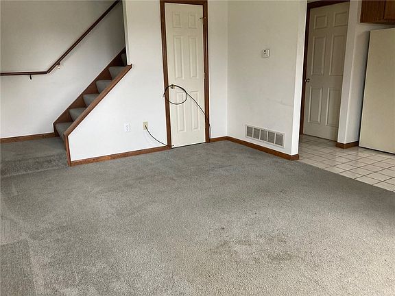 2nd image of 102 Park Dr #B