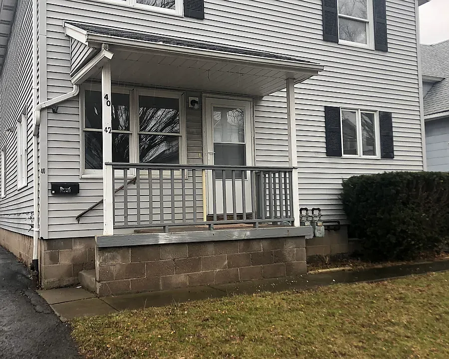 40-42 Oneida St #2