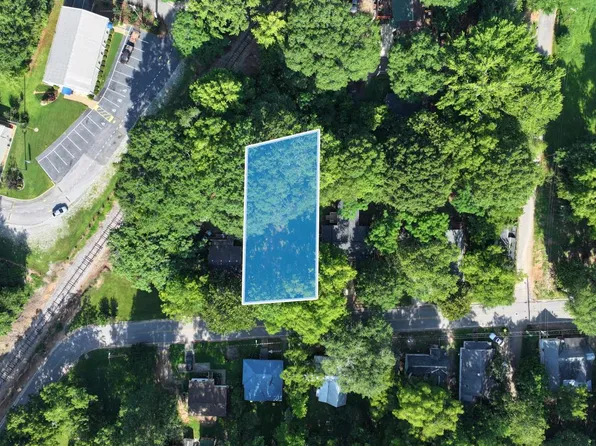 37 Ray St, Newnan, GA 30263