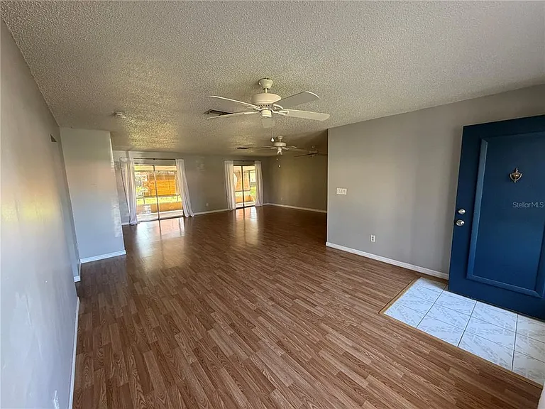 10626 Watertown Ct — Photo 2
