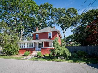 20 Myrtle Ave E, Riverside, RI 02915