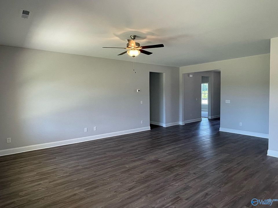 2nd image of 1908 Dawn Ct