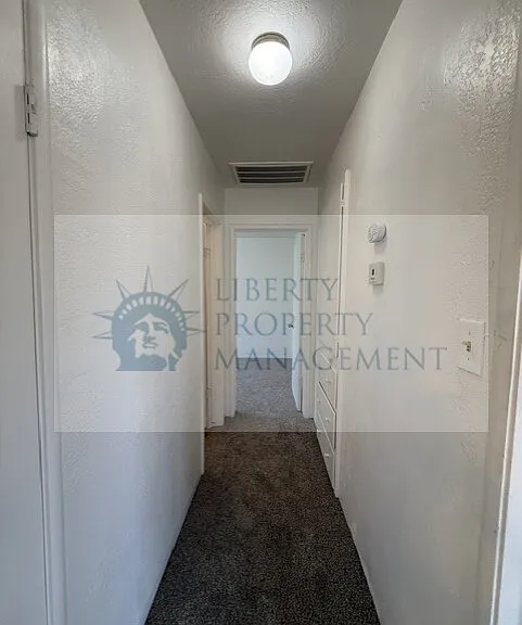 1115 S Central Ave #B — Photo 7