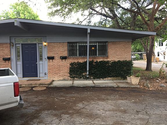 2nd image of 150 Melrose Pl