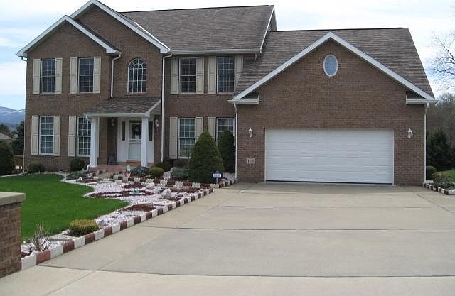 1st image of 109 Lopez Dr