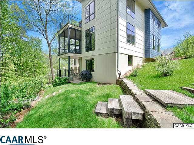 2nd image of 117 Riverbluff Cir