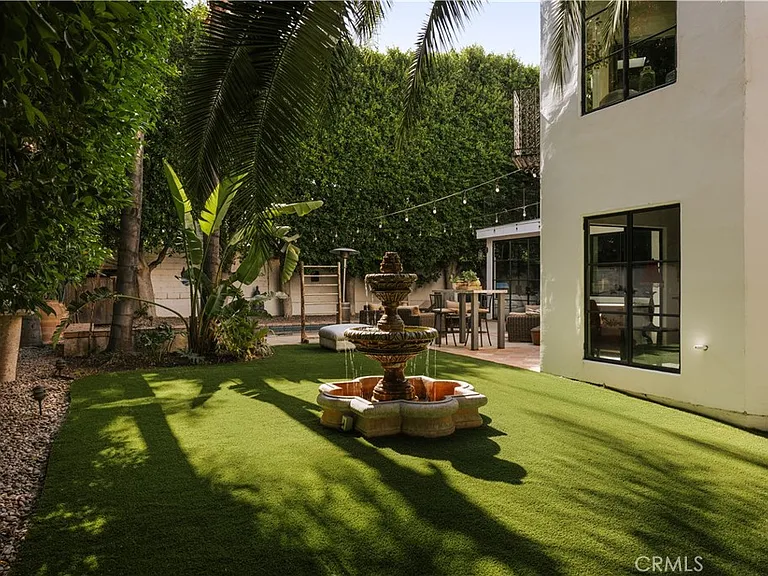 4909 Woodley Ave — Photo 32