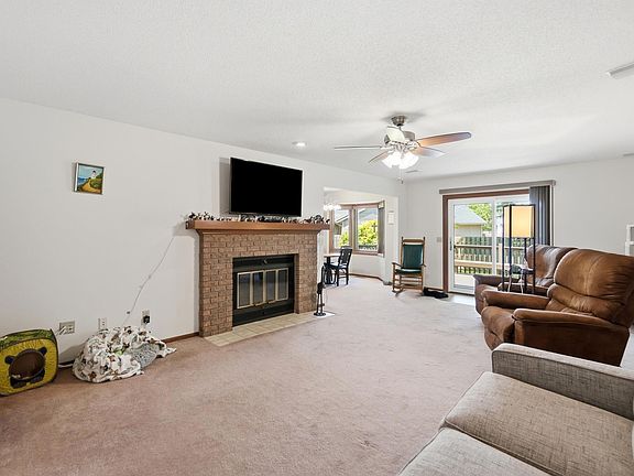 5th image of 815 Glen Eagle Ln