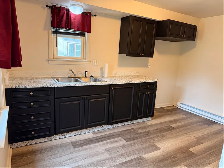 181 W Judson Ave — Photo 3