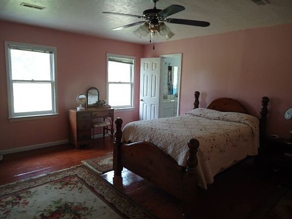 Master Bedroom & Bath