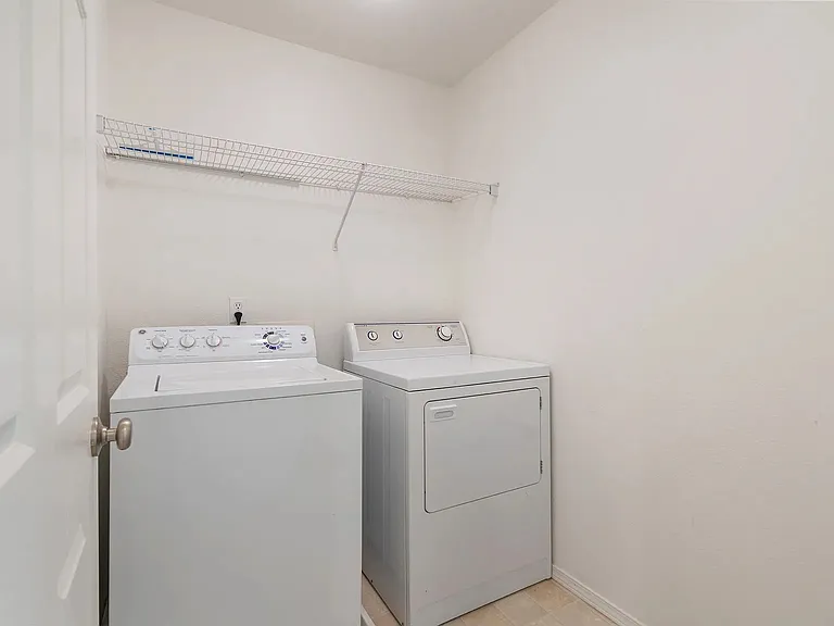 21069 SW Madeira Ter — Photo 16