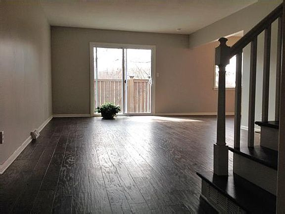 3rd image of 5319 W 104th St