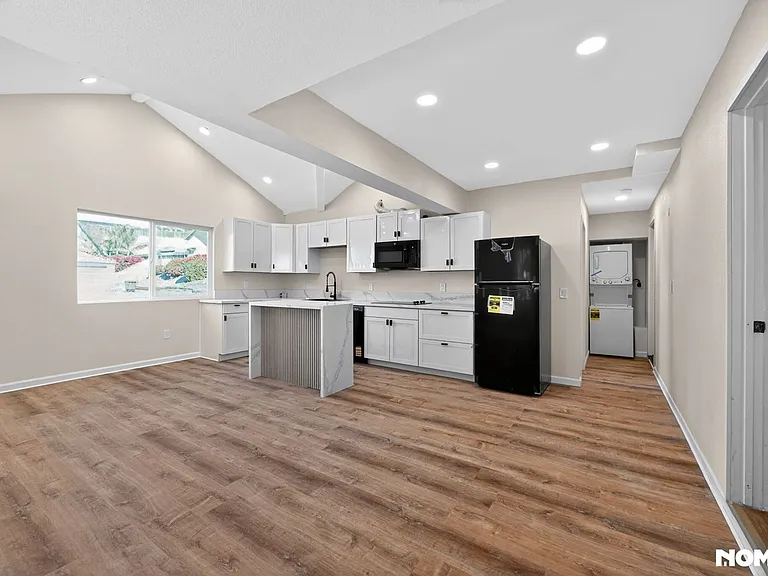 337 Apollo Dr #B — Photo 11