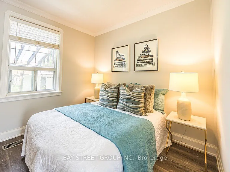 12 Craigmore Cres #MAIN FL — Photo 7