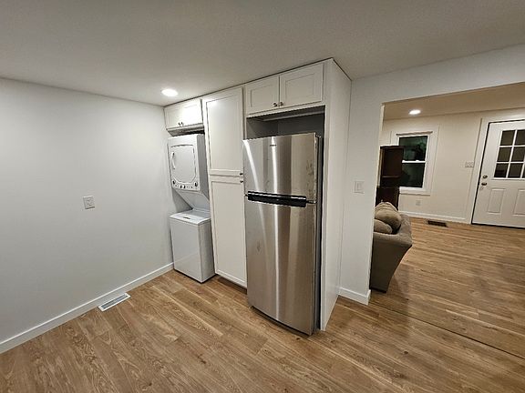 5th image of 862 South St #1