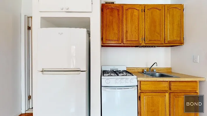 Rented by Bond New York | media 31