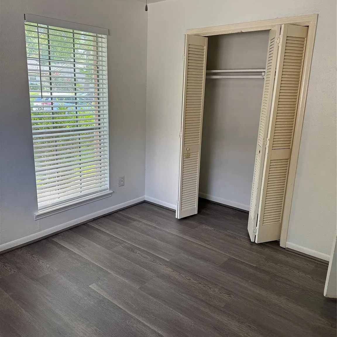 3 bed, 2.0 bath, 1080 sqft, $1,400 — Photo 3