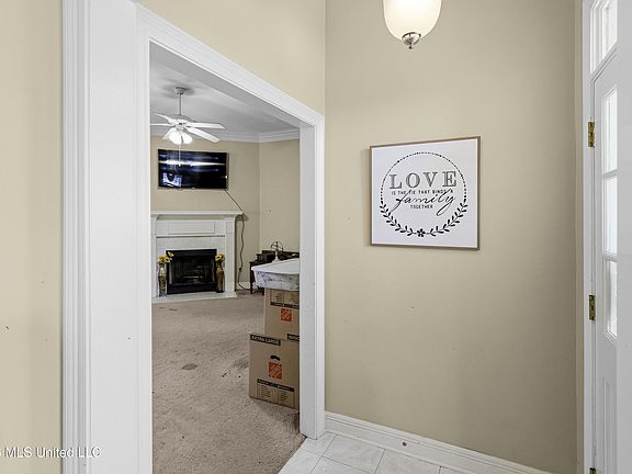 4th image of 129 Warrior Ln