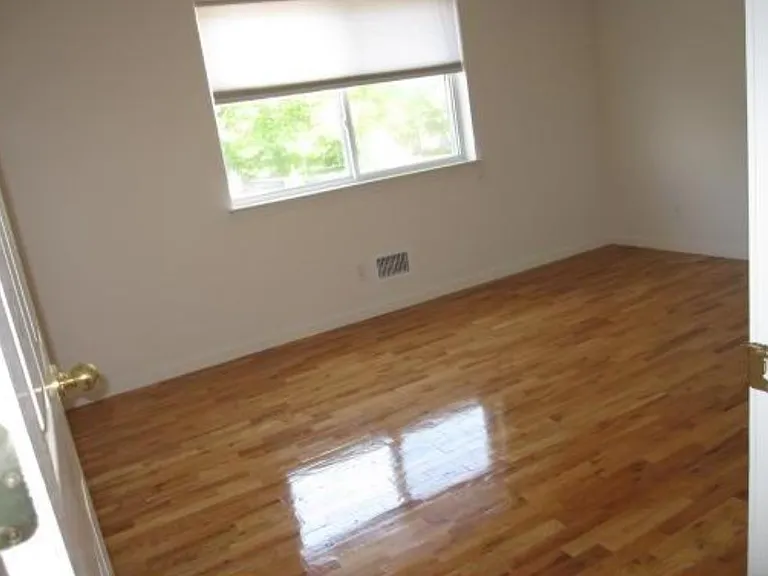 25 College Ave — Photo 5