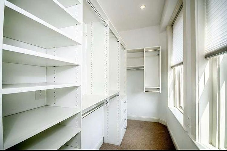 1st image of 551 E 6th St #1