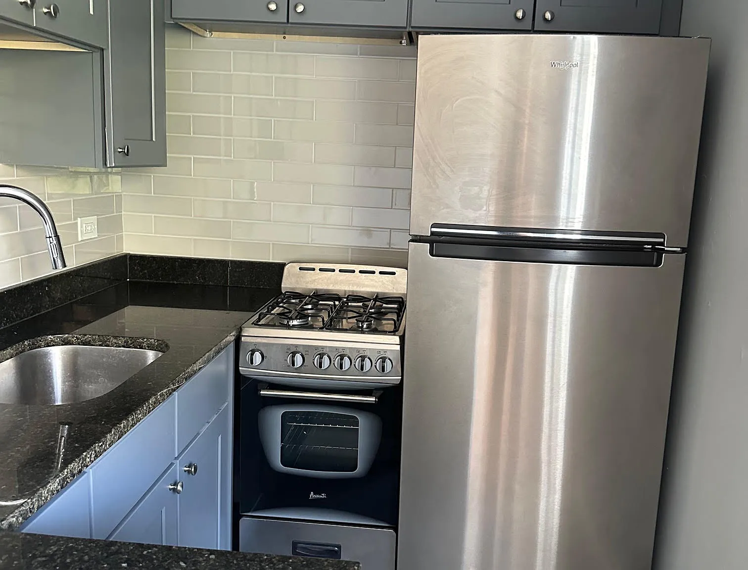 Studio, 400 sqft, $1,500 — Photo 2
