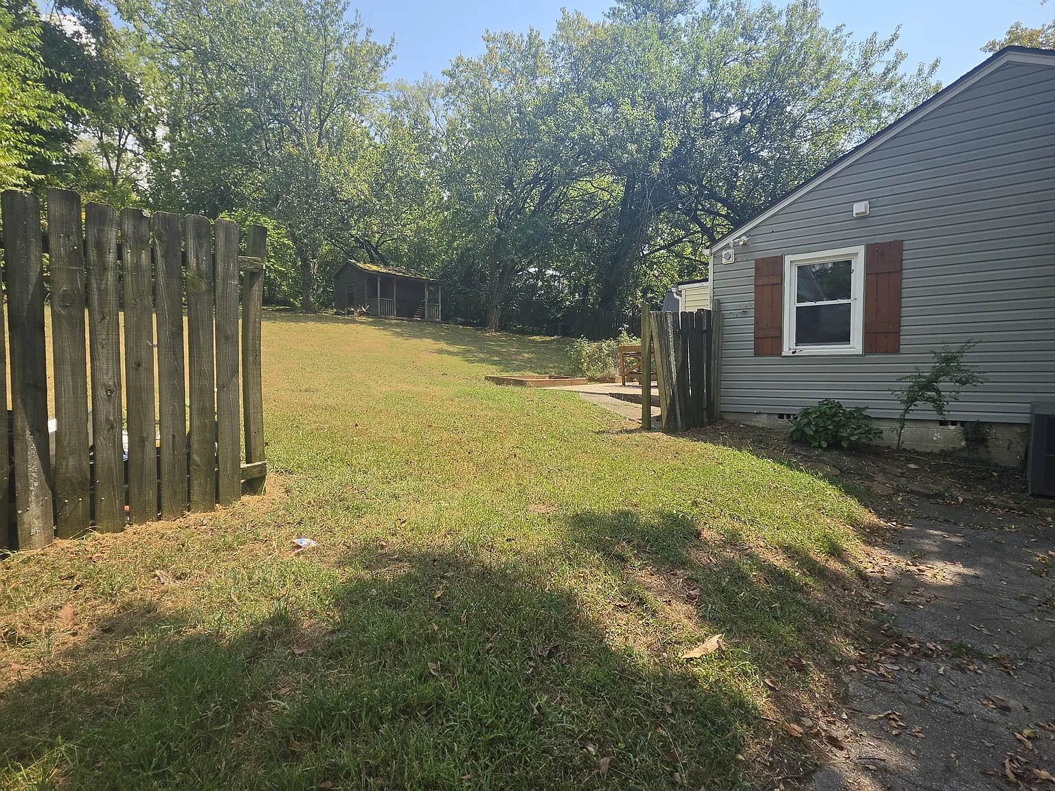 3 bed, 1056 sqft, $2,700 — Photo 4