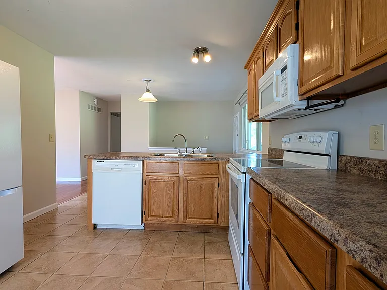3356 Clemens Dr — Photo 10
