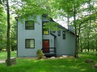 47 Commanche Trl, Gouldsboro, PA 18424