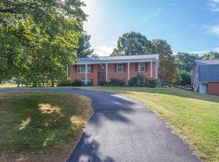 40617 Woodside Pl, Leesburg, VA