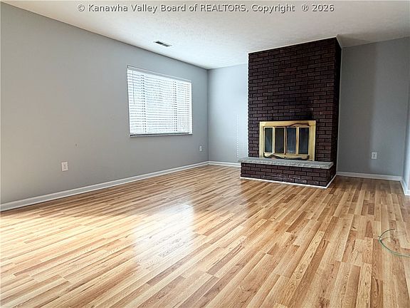 5th image of 12 Briar Hill Rd
