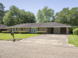 922 Tensas Dr, Opelousas, LA 70570