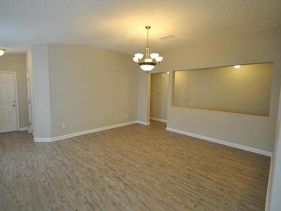 2nd image of 1055 W Collinswood Dr