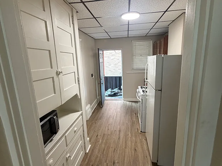 106 Saint Clair Ave — Photo 9