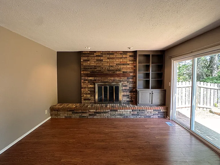1825 Denim Ln — Photo 3