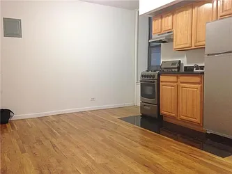 Rented by R New York