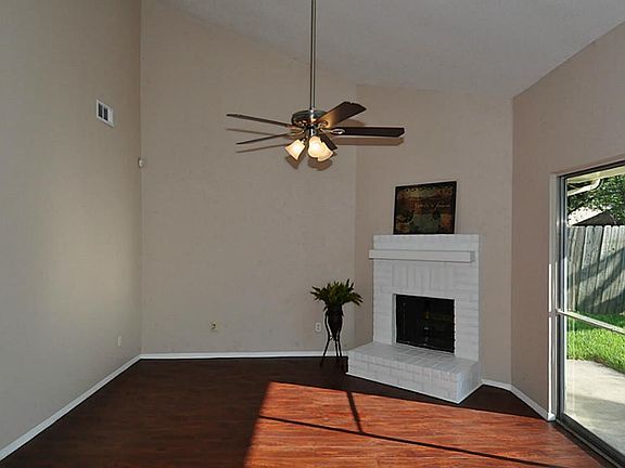 5th image of 10719 Highland Woods Dr