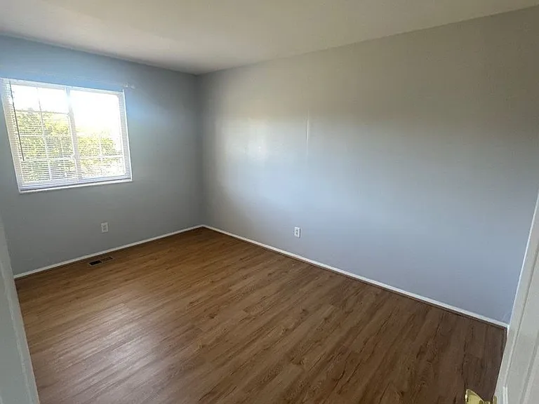 3905 Eaton Dr — Photo 8