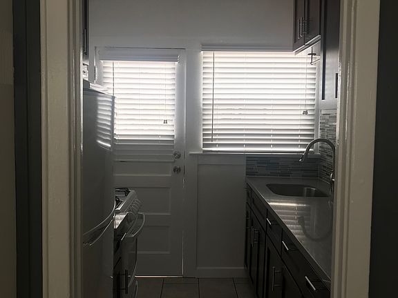 3rd image of 214 N Catalina Ave #0
