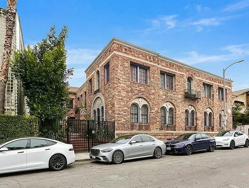 1st image of 21 Westminster Ave #208